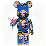 Home Decor Items Artistic Ornaments Collectible Figurine Pop Art Portrait With Flower Collectible Bear Figure Doll Figurine Large Desktop Decorative Ornament